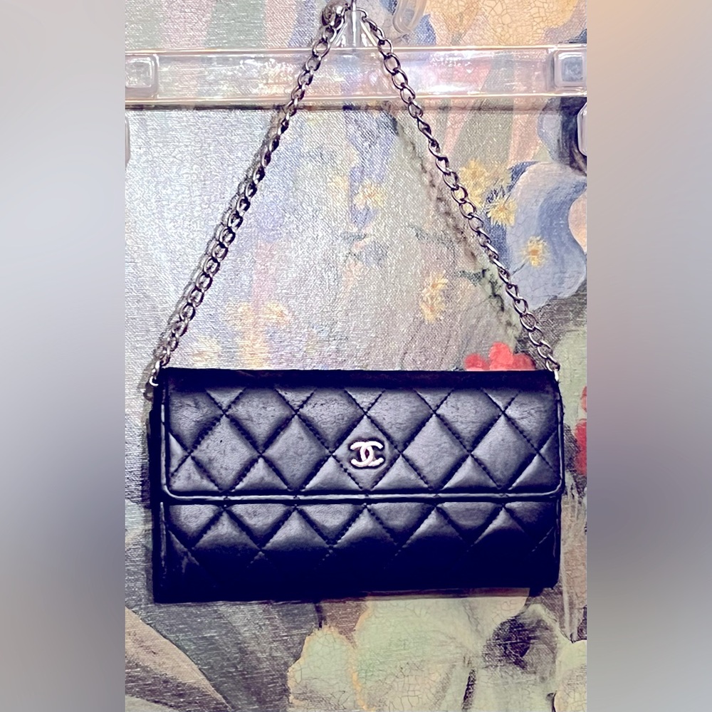 CHANEL Black Quilted Wallet with Silver-Tone CC